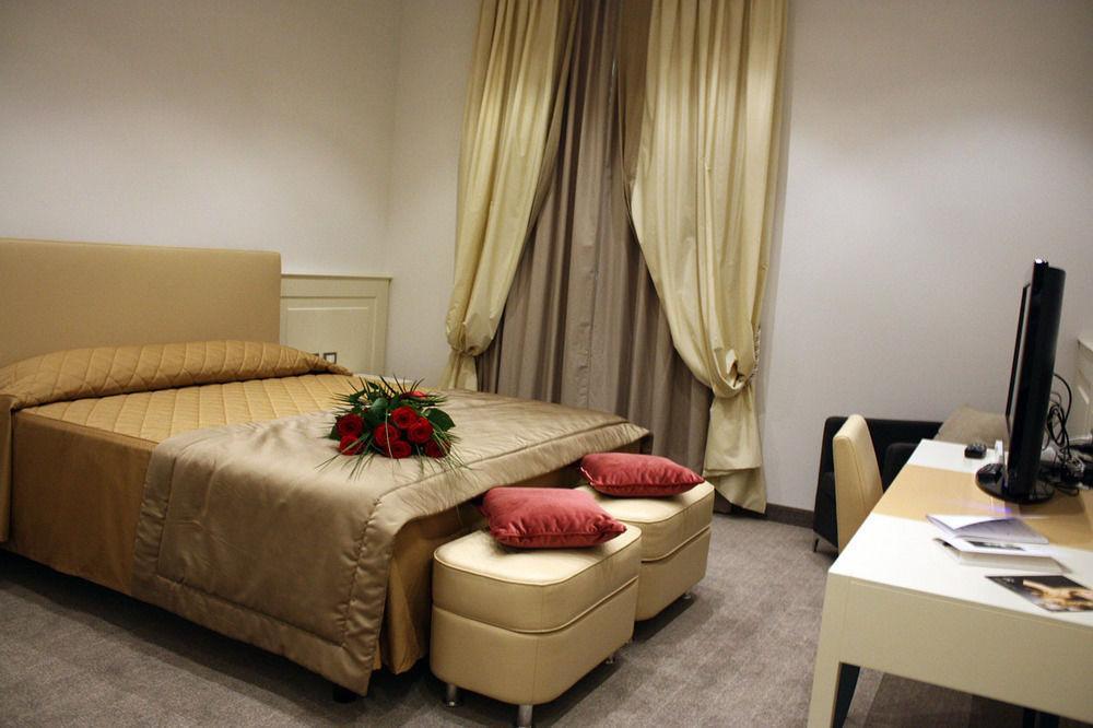 Santa Caterina Park Hotel Sarzana Esterno foto